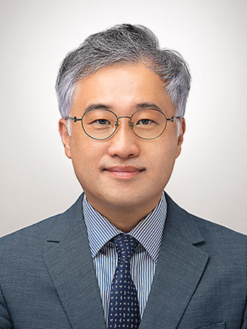 Researcher Lee, Yong Wook photo